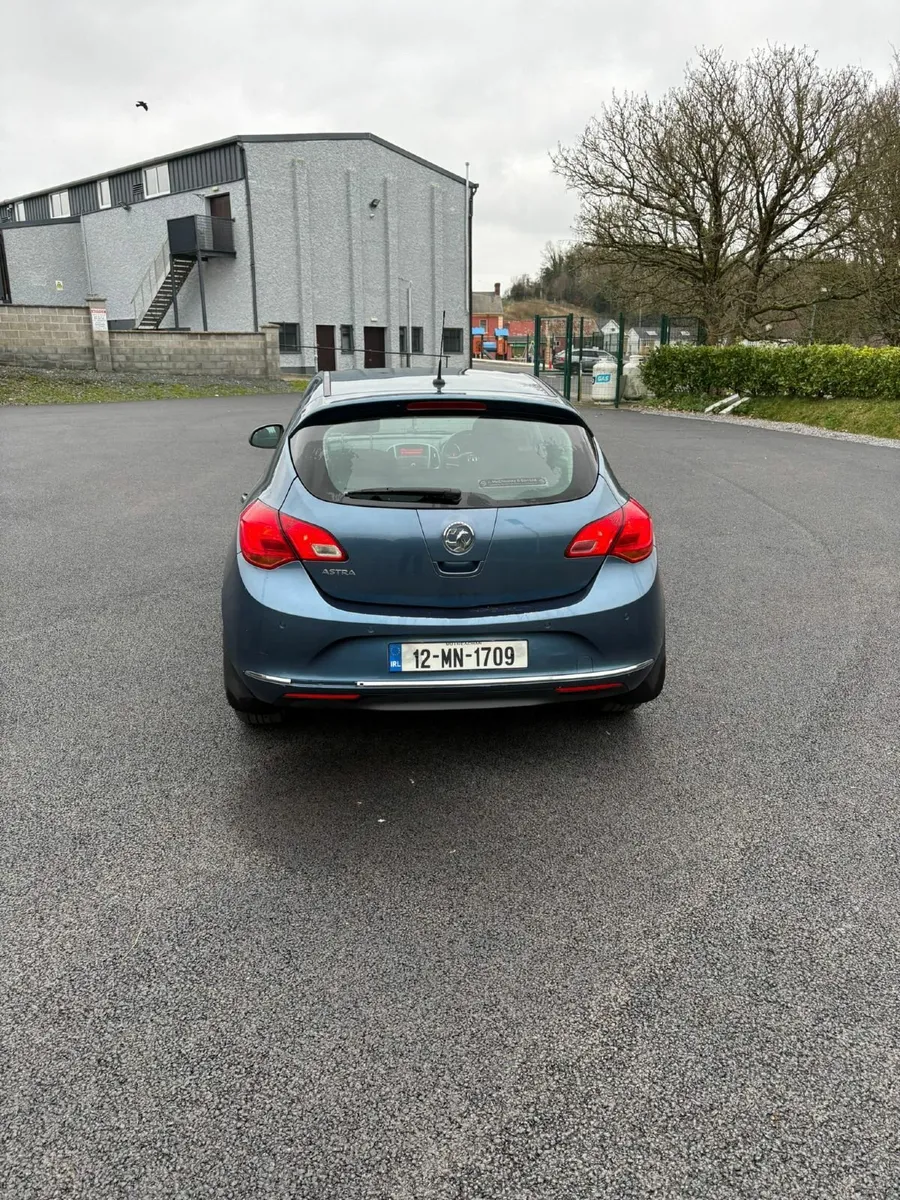 Vauxhall Astra 2012 - Image 2
