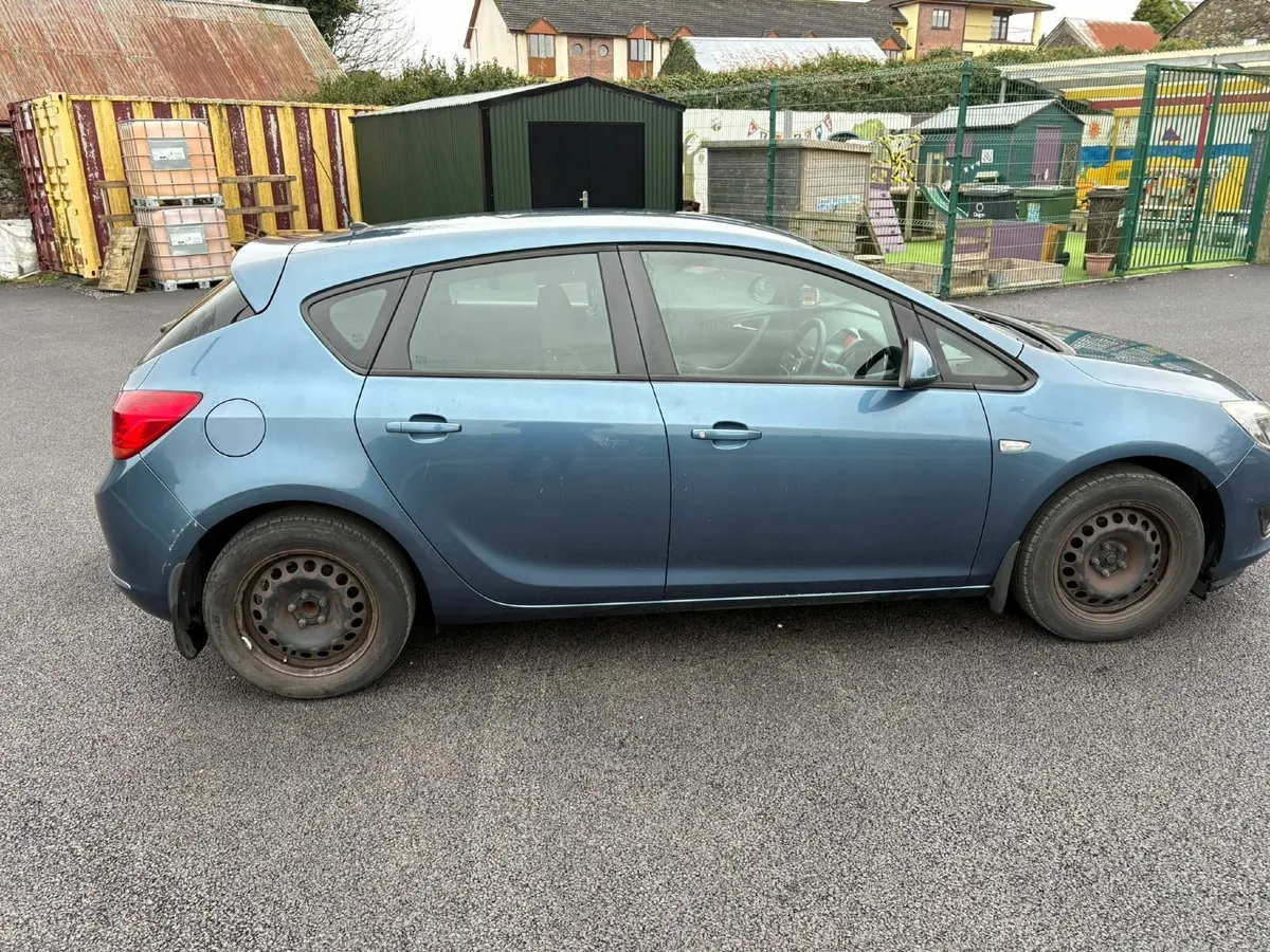 Vauxhall Astra 2012 - Image 3