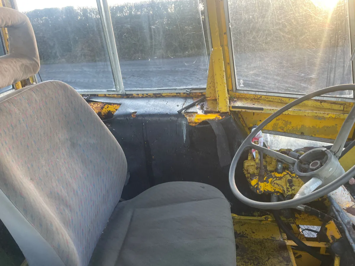 Massey Ferguson 50B Loader - Image 4