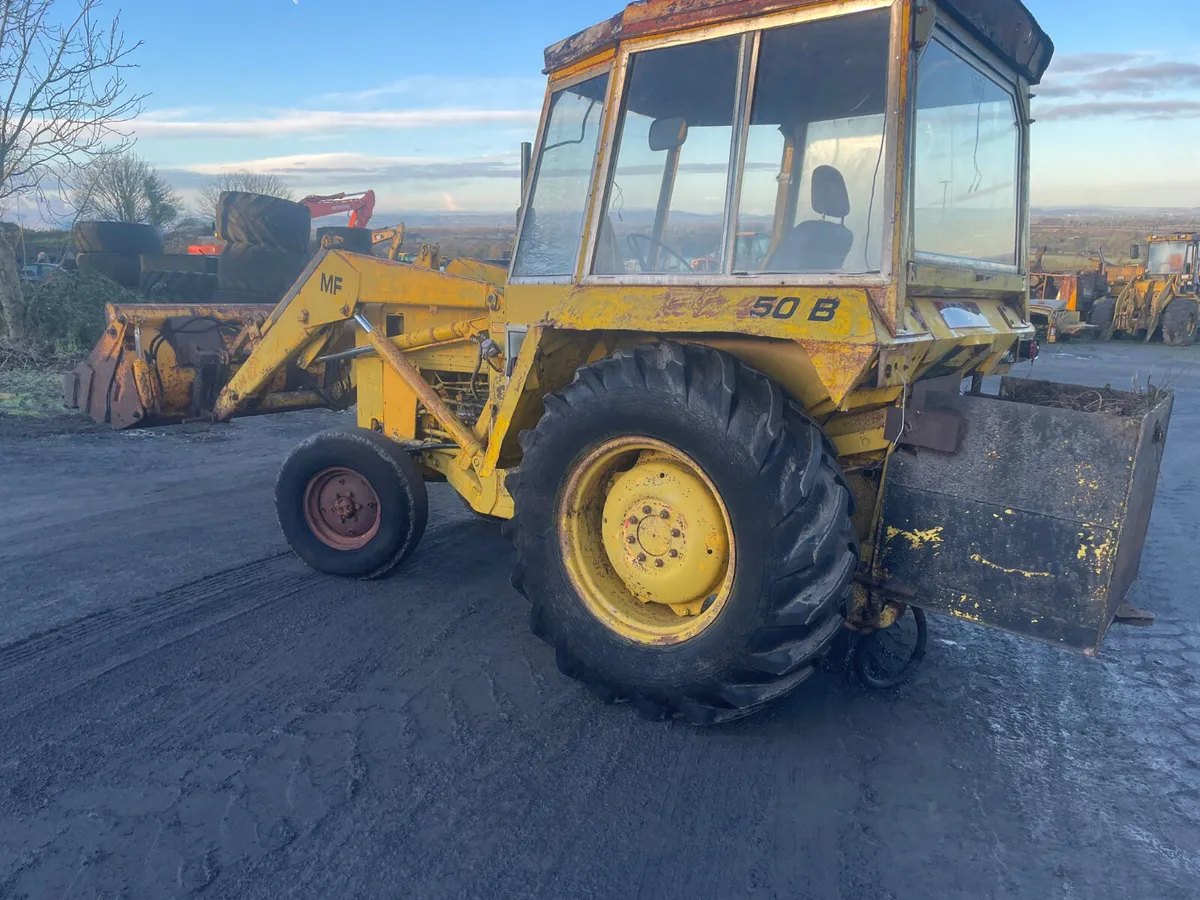 Massey Ferguson 50B Loader - Image 1