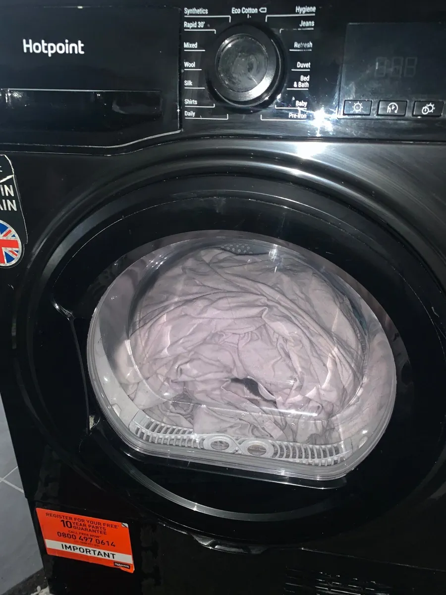 Hotpoint Condenser Dryer 9kg - Image 1