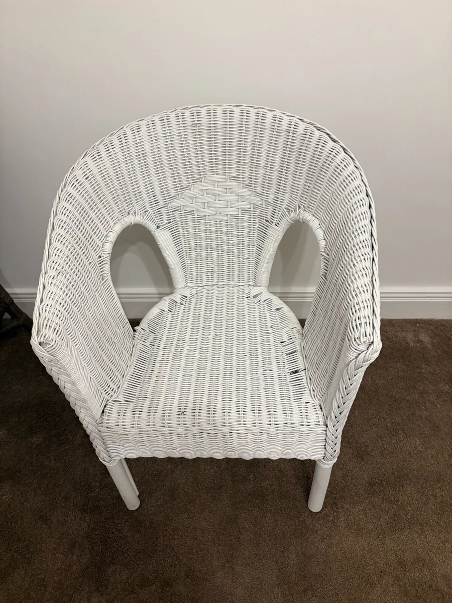 Wicker chairs - Image 1