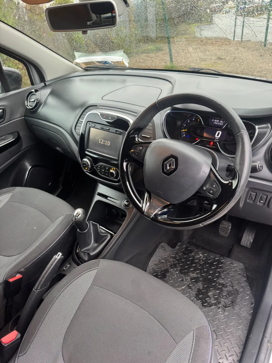 Renault Captur 2016 diesel 1.5 intense - Image 2