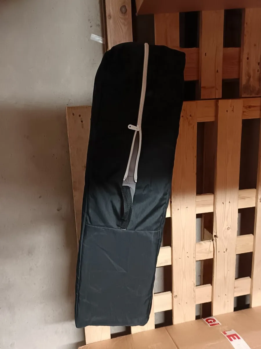 Travel cot - Image 1