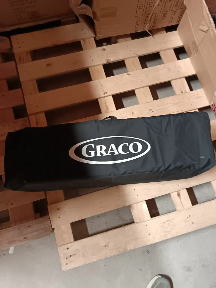 Travel cot - Image 2