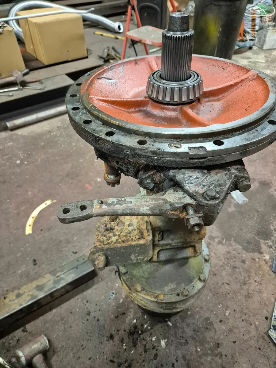 Massey Ferguson 165 Round axles. RH and LH - Image 1