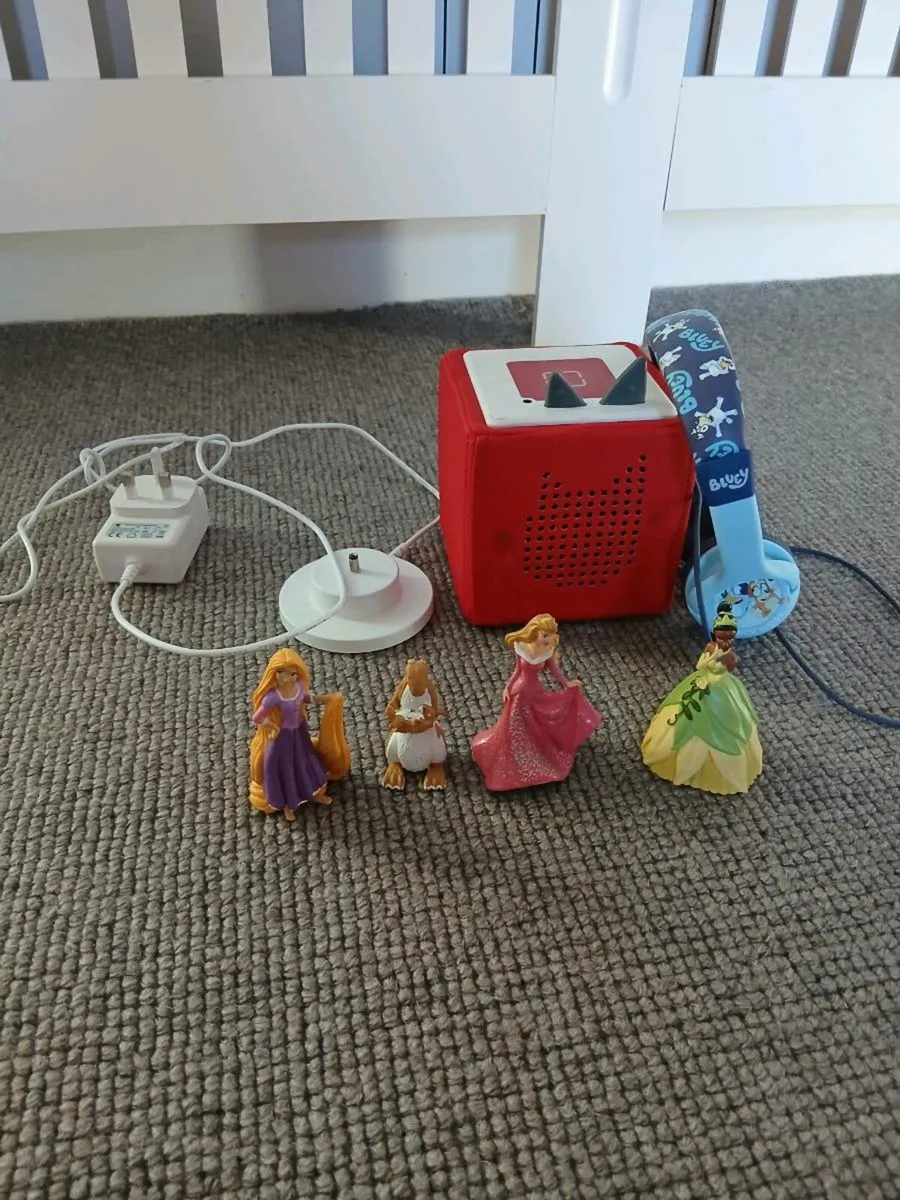 Tonie box and characters