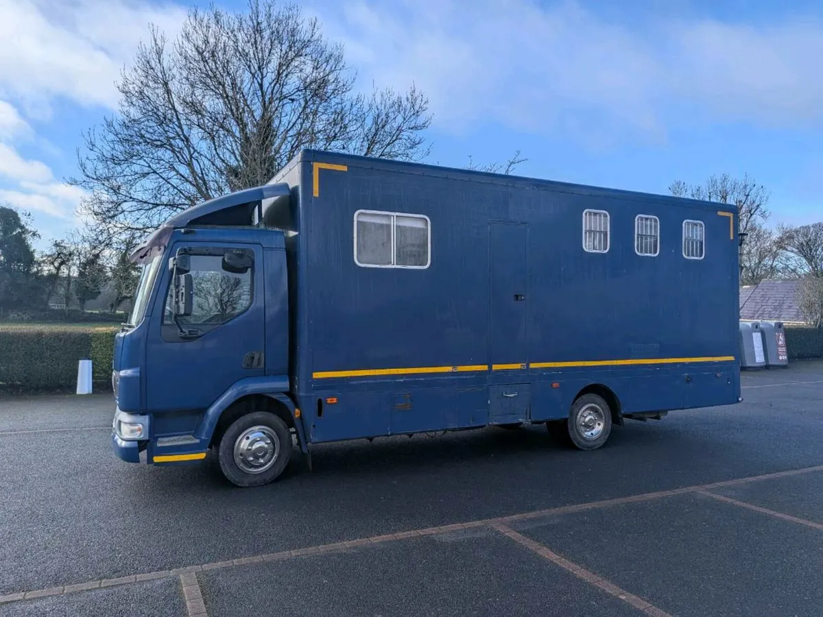 Horse lorry - Image 1