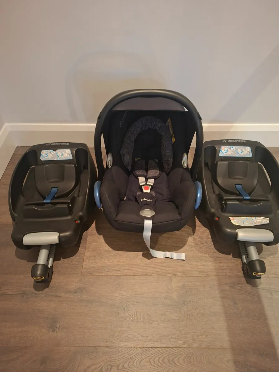 Maxi Cosi Car Seat - Image 2