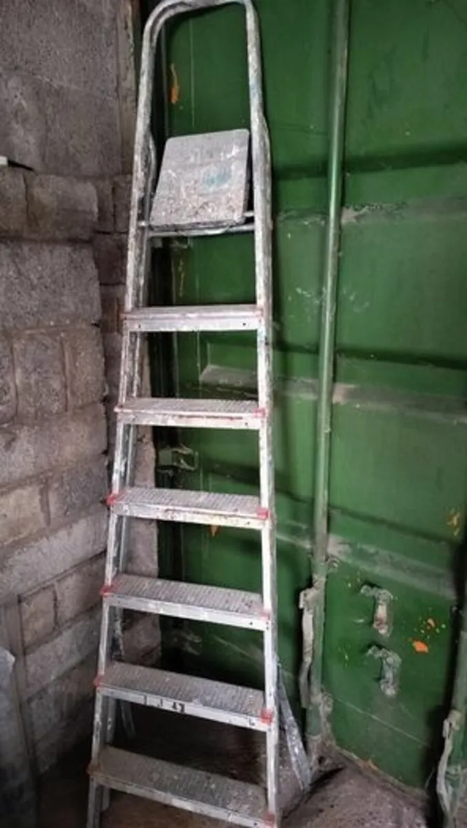 Aluminium Step ladders - Image 4