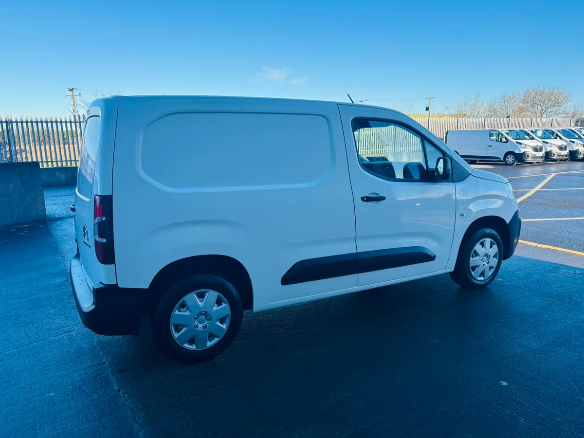 212 Citroen Berlingo 1.5 €9,450 + VAT - Image 4