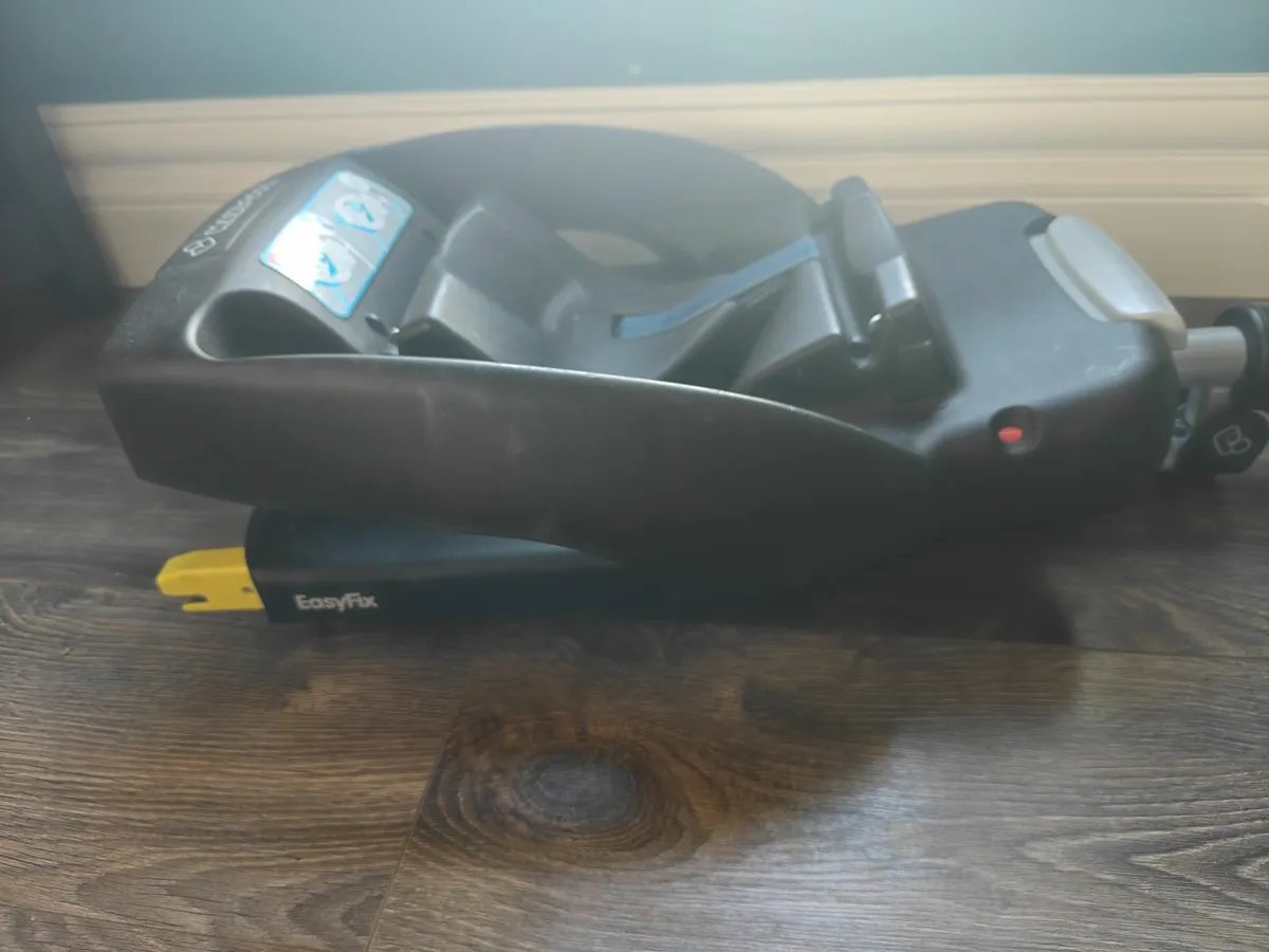 Maxi Cosi Baby Car Seat - Image 2