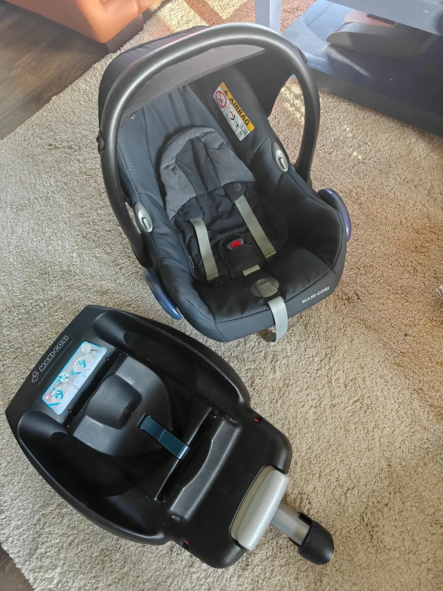 Maxi Cosi Baby Car Seat - Image 1