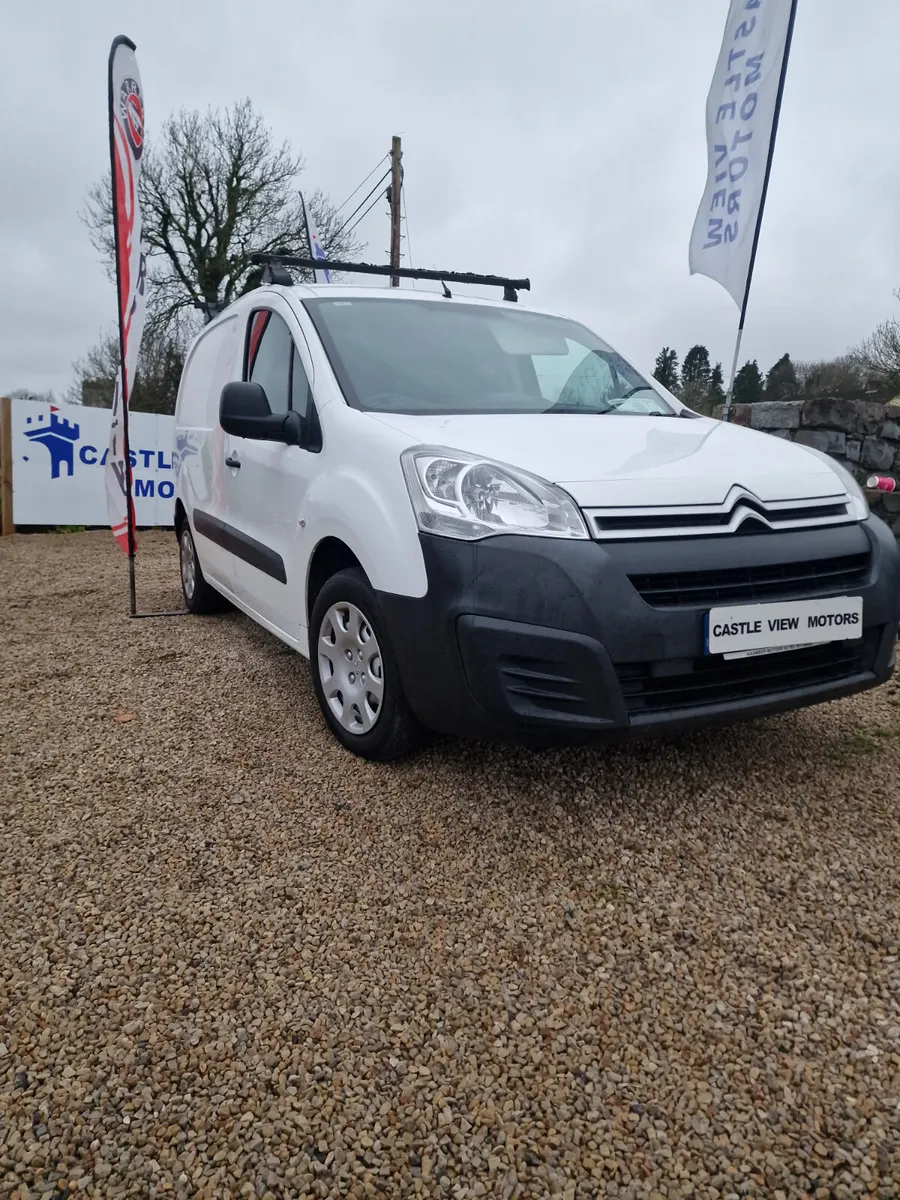 17 Citroen Berlingo 1.6 diesel New doe - Image 2