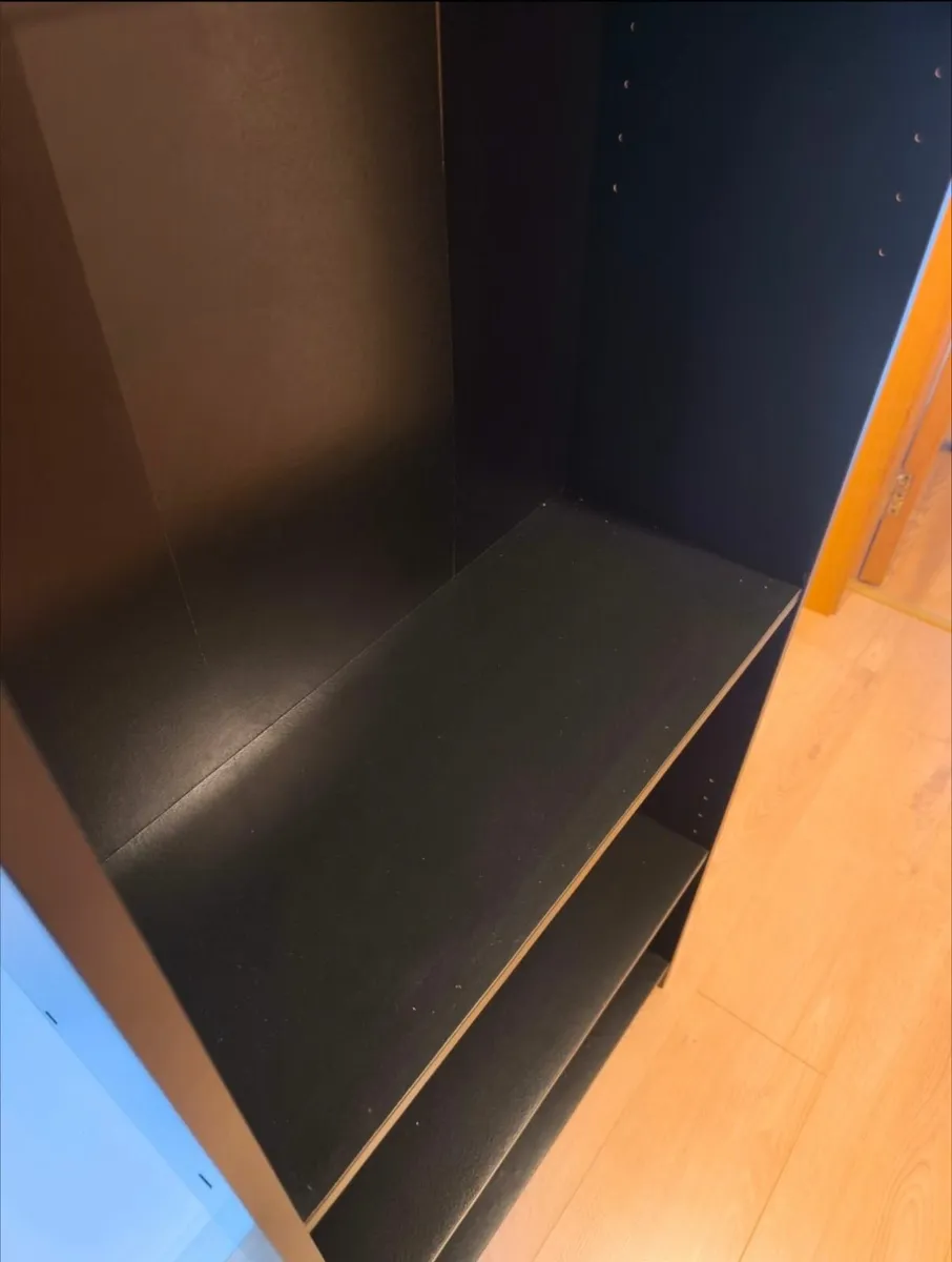 Book shelf - Image 3