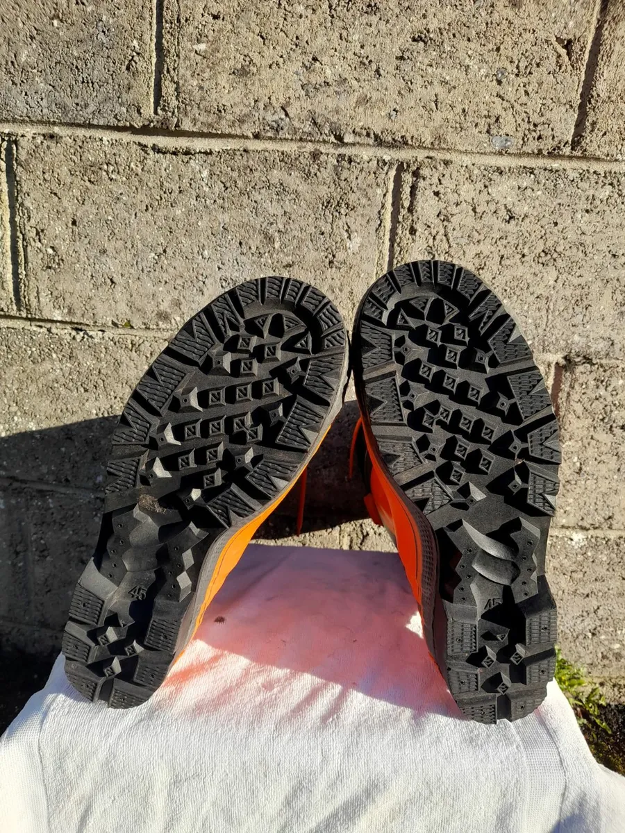 selling chainsaw boots - Image 4