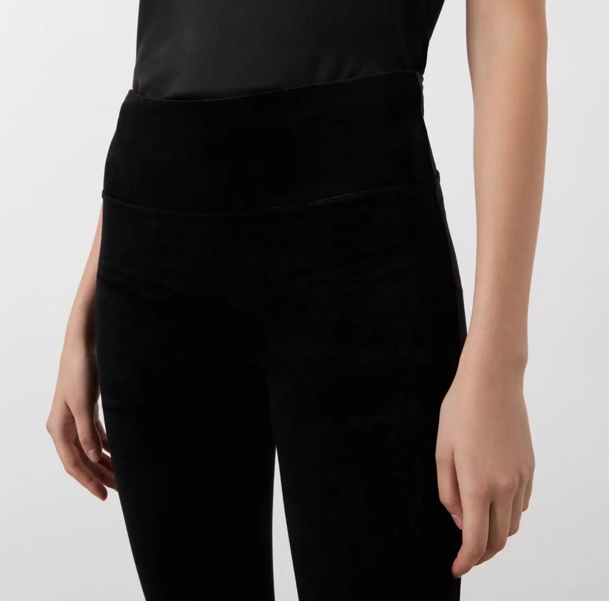 SPANX BRAND NEW- Black- Velvet-style - Image 2