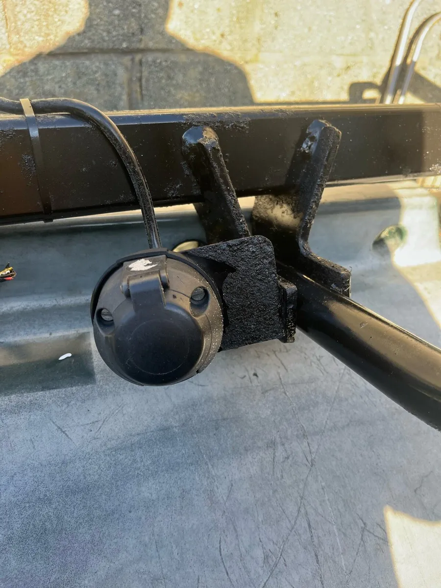 Tow bar & hitch - Image 3