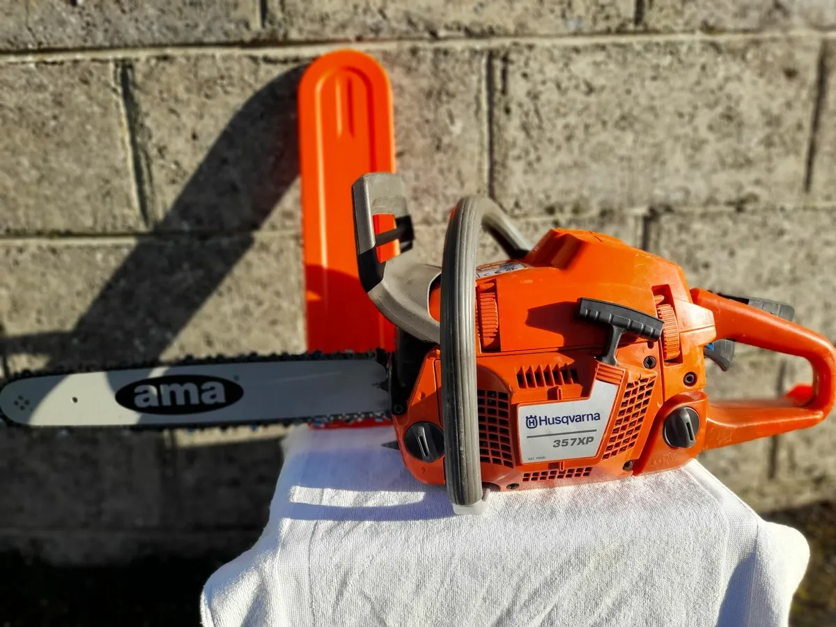 Selling Chainsaw - Image 1