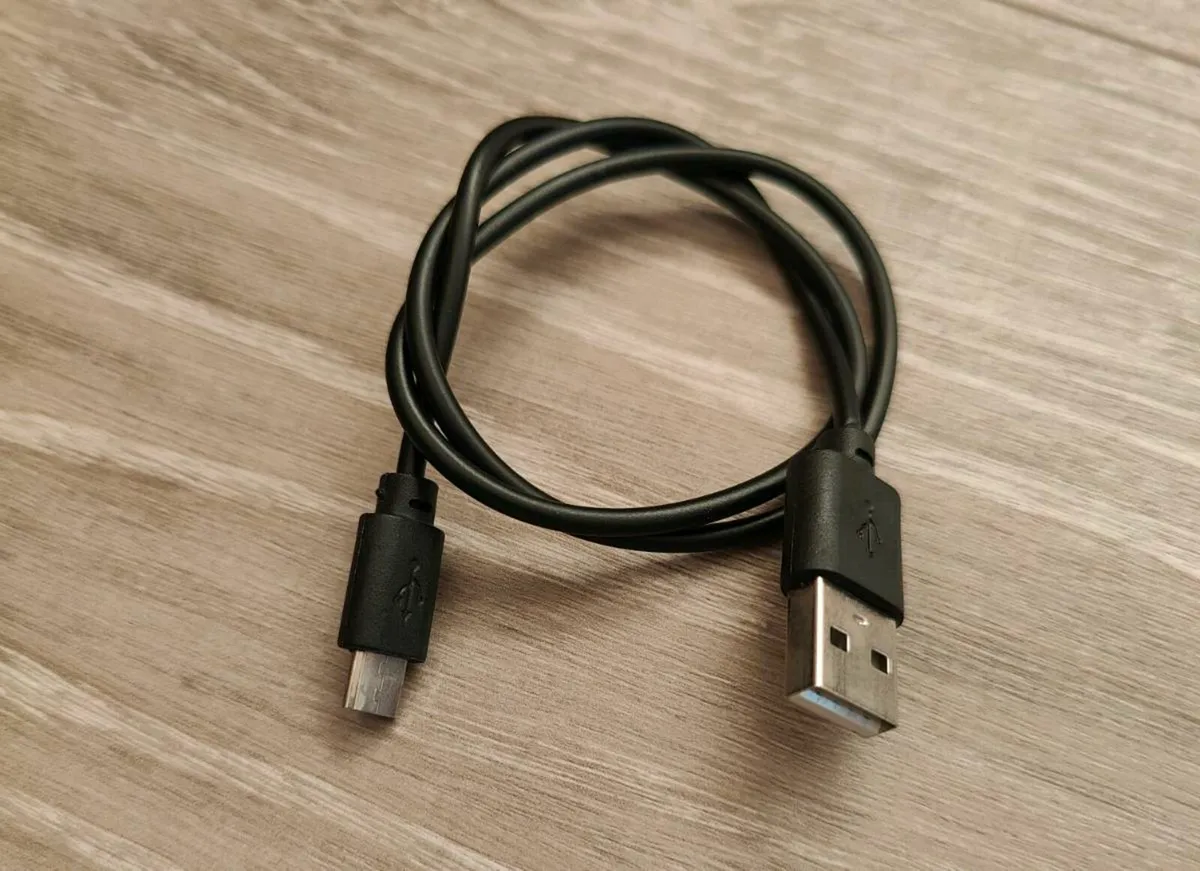 USB A to micro USB type B Cable - Image 1