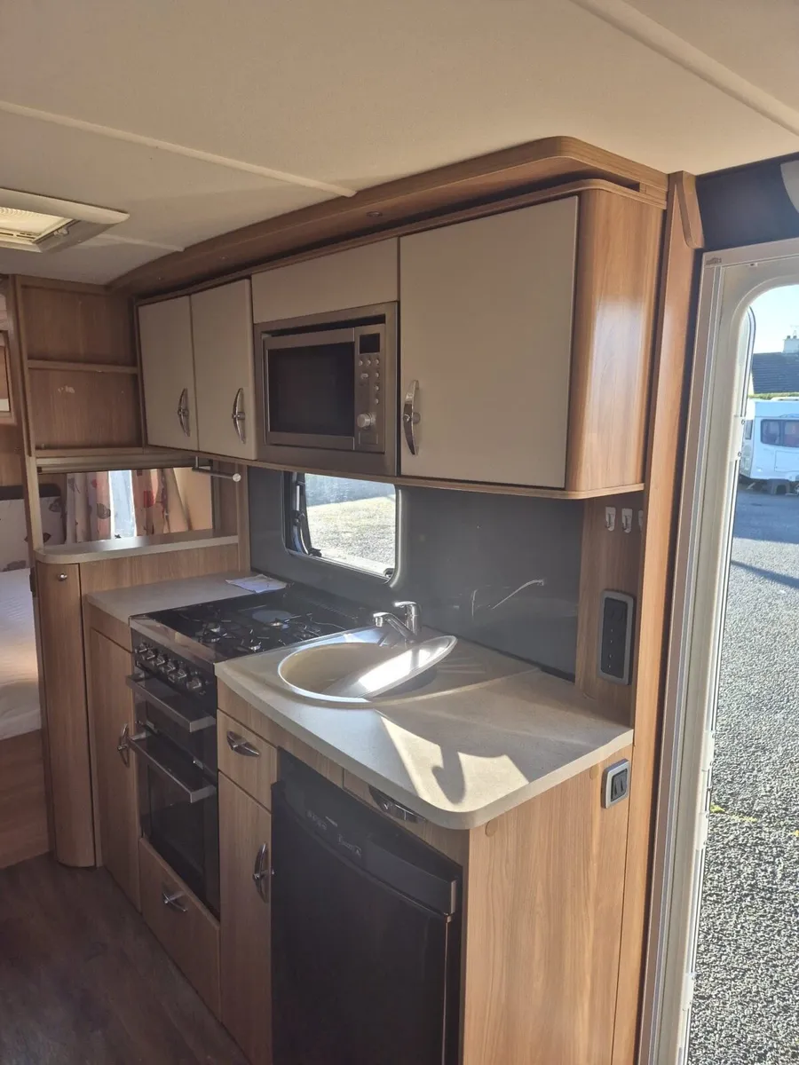 2014 Swift challenger 6 berth fixed bed - Image 3