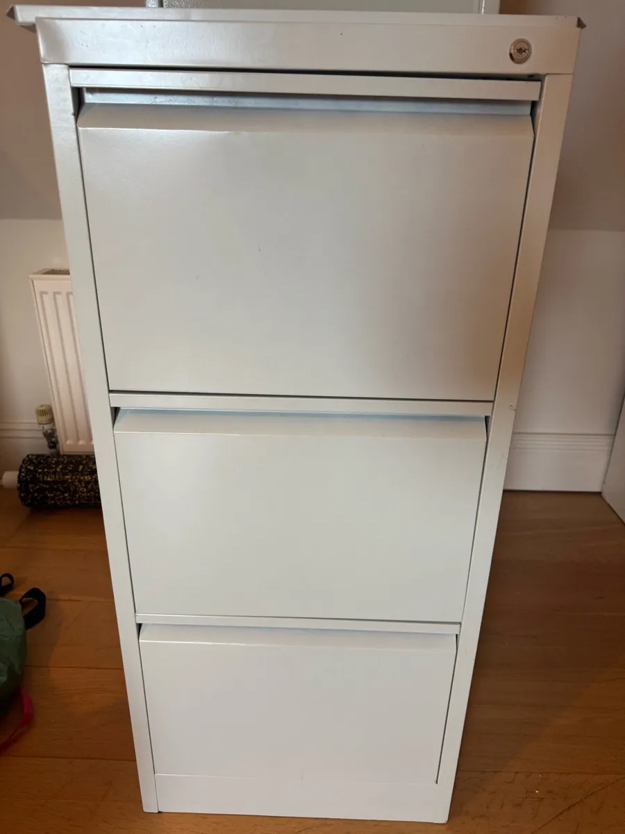 Filling cabinet