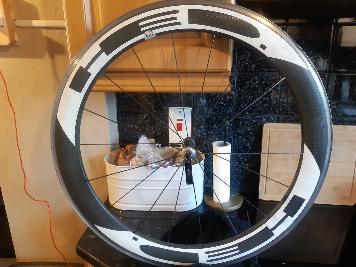 Front carbon wheel - Image 2