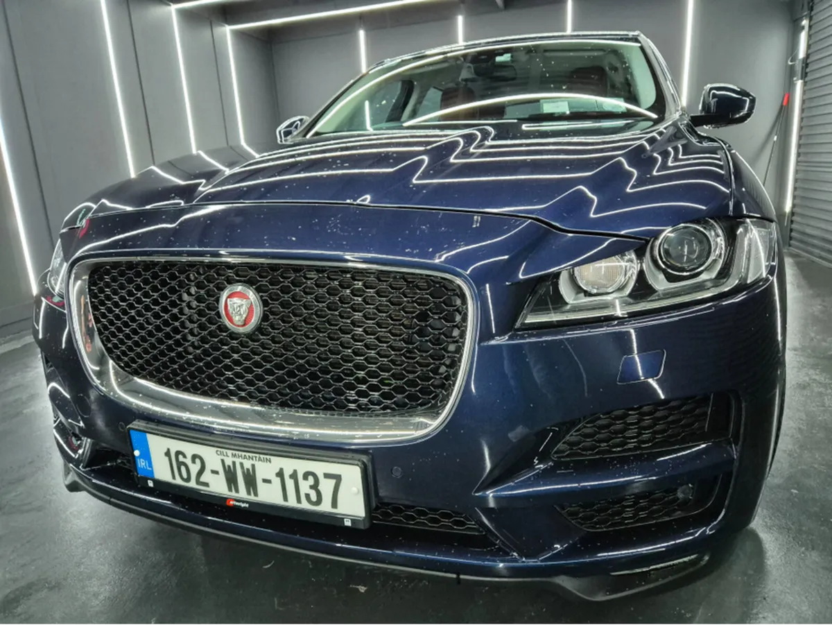 Jaguar F-Pace TDI AWD PORTFOLIO 5DR AUTO - Image 2