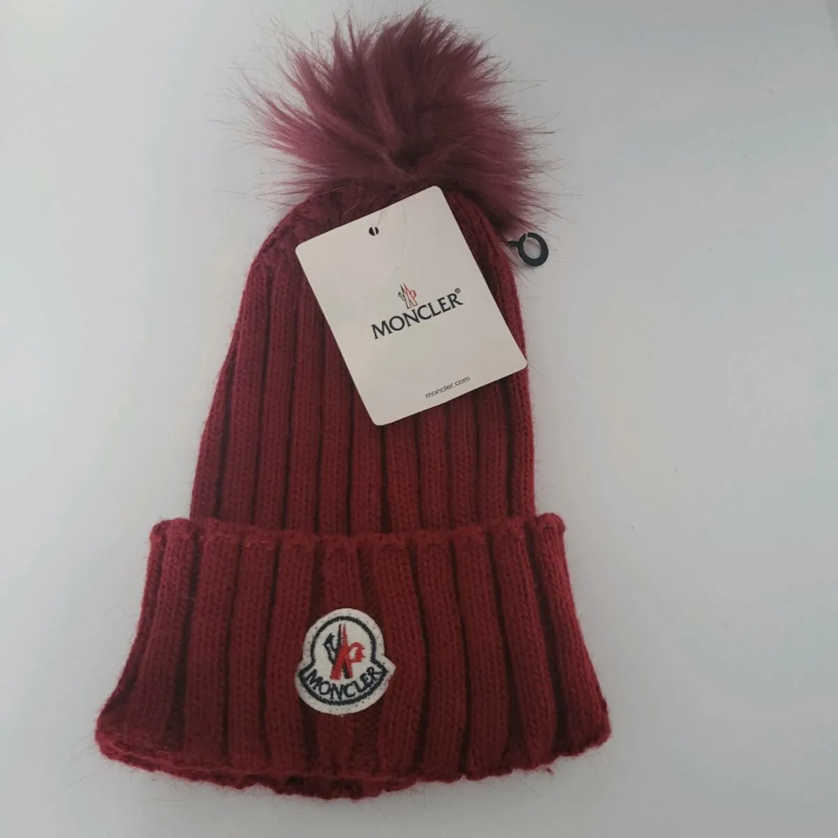 Moncler hat