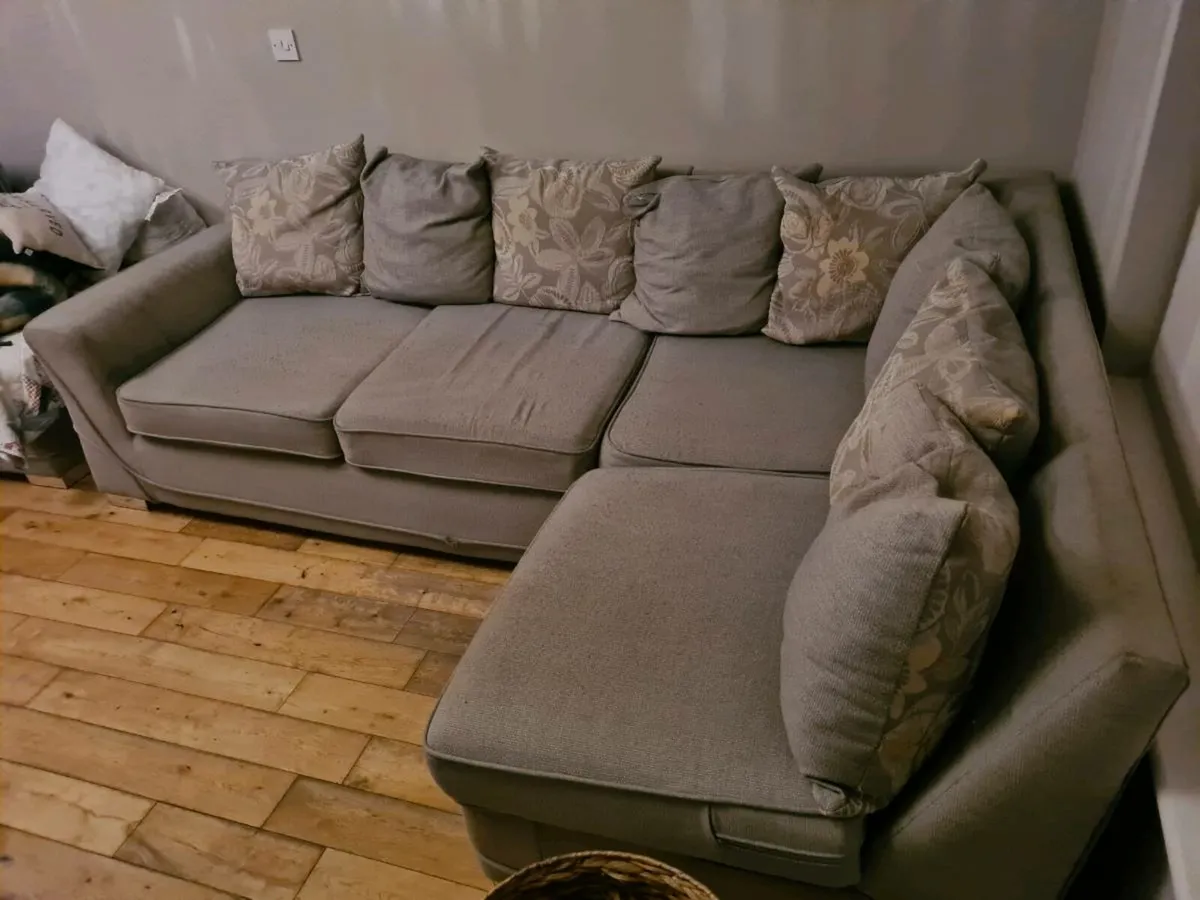 Corner sofa - Image 1