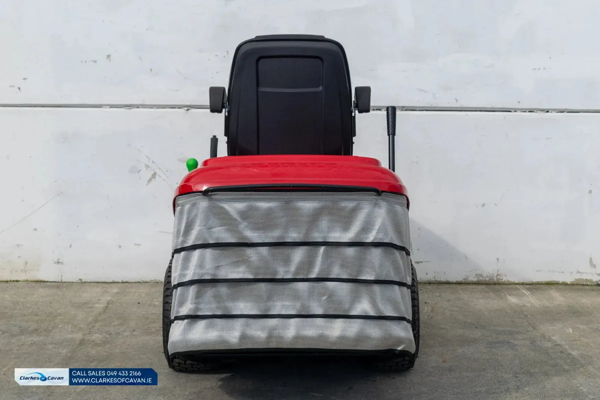 Used 2023 Demo Honda HF 2417 Lawnmower - Image 4