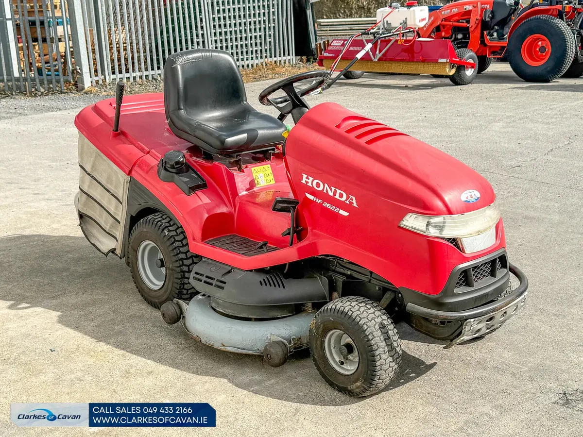 Used 2016 Honda HF2622 Lawnmower - Image 3
