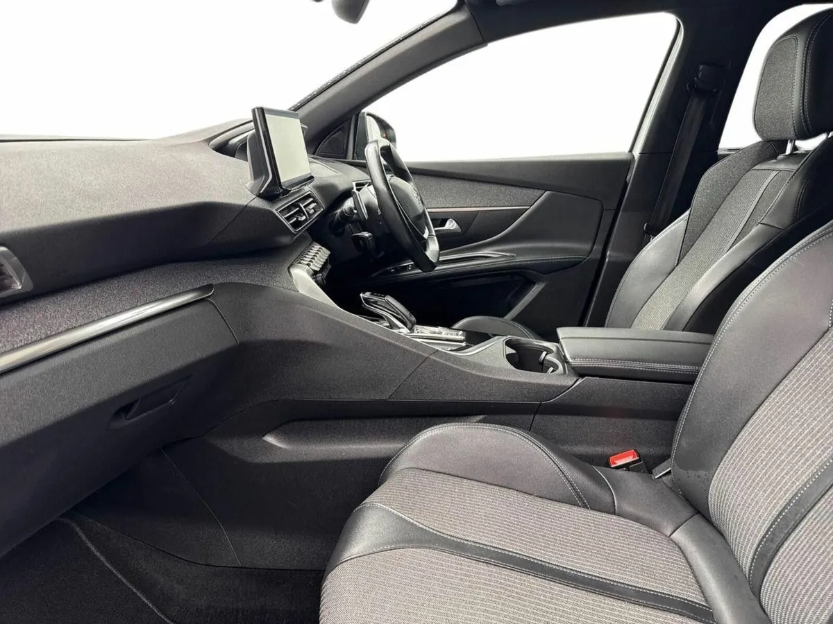 Peugeot 5008 1.5HDI ALLURE AUTO *WARRANTY 2028* €7 - Image 2