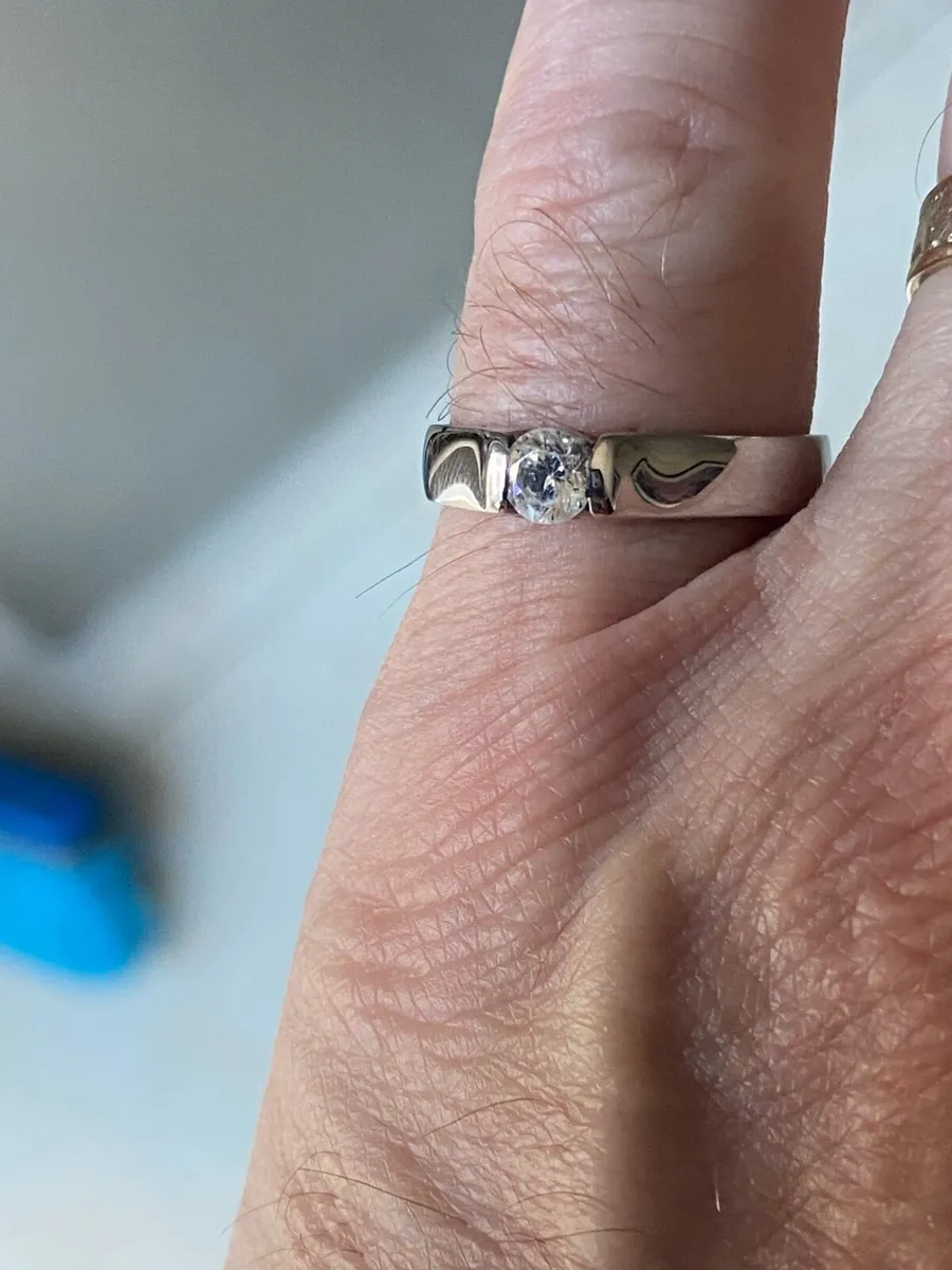 9ct White Gold Solitaire New - Image 2