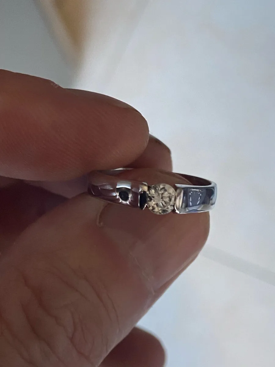 9ct White Gold Solitaire New - Image 4