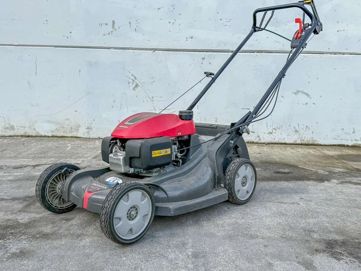 Used Demo 2022 Honda HRX537 HYE Petrol Lawnmower - Image 3