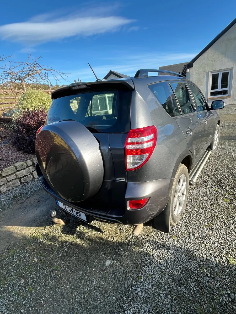 2012 Toyota RAV4  4x4 - Image 3