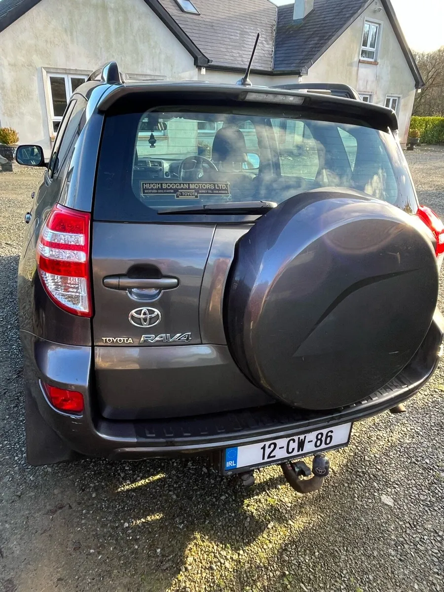 2012 Toyota RAV4  4x4 - Image 4
