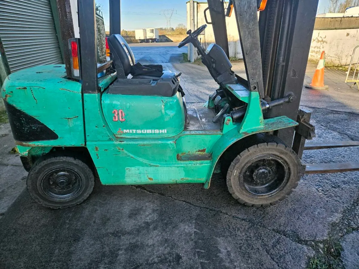 Mitsubishi Diesel Forklift - Image 3