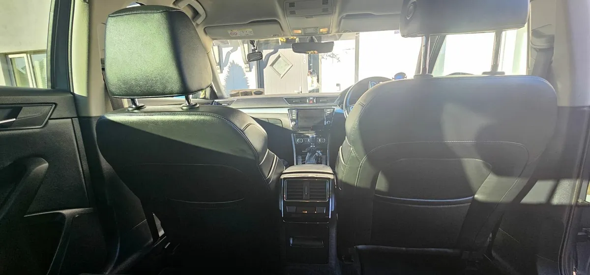 Skoda Superb 2017 - Image 2