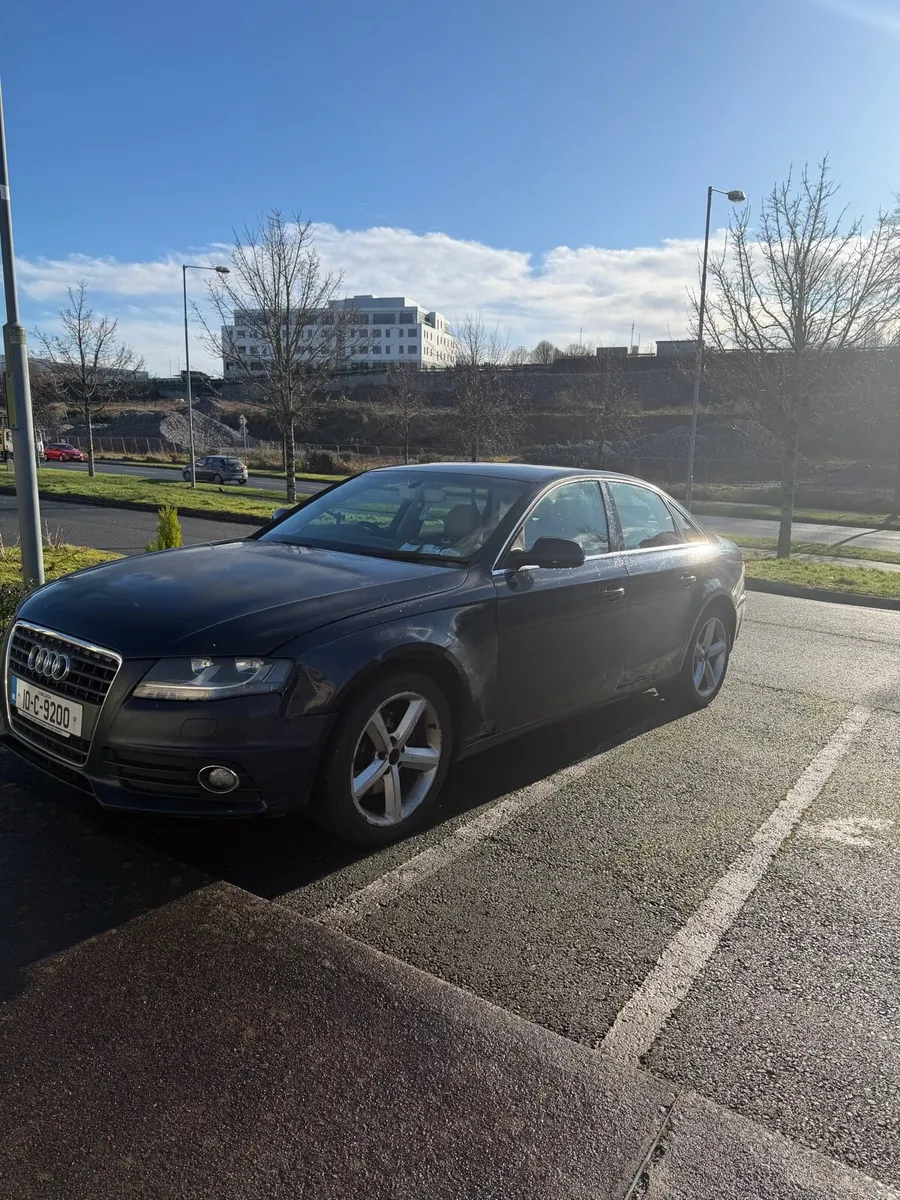 AUDI A4 2010 - Image 1
