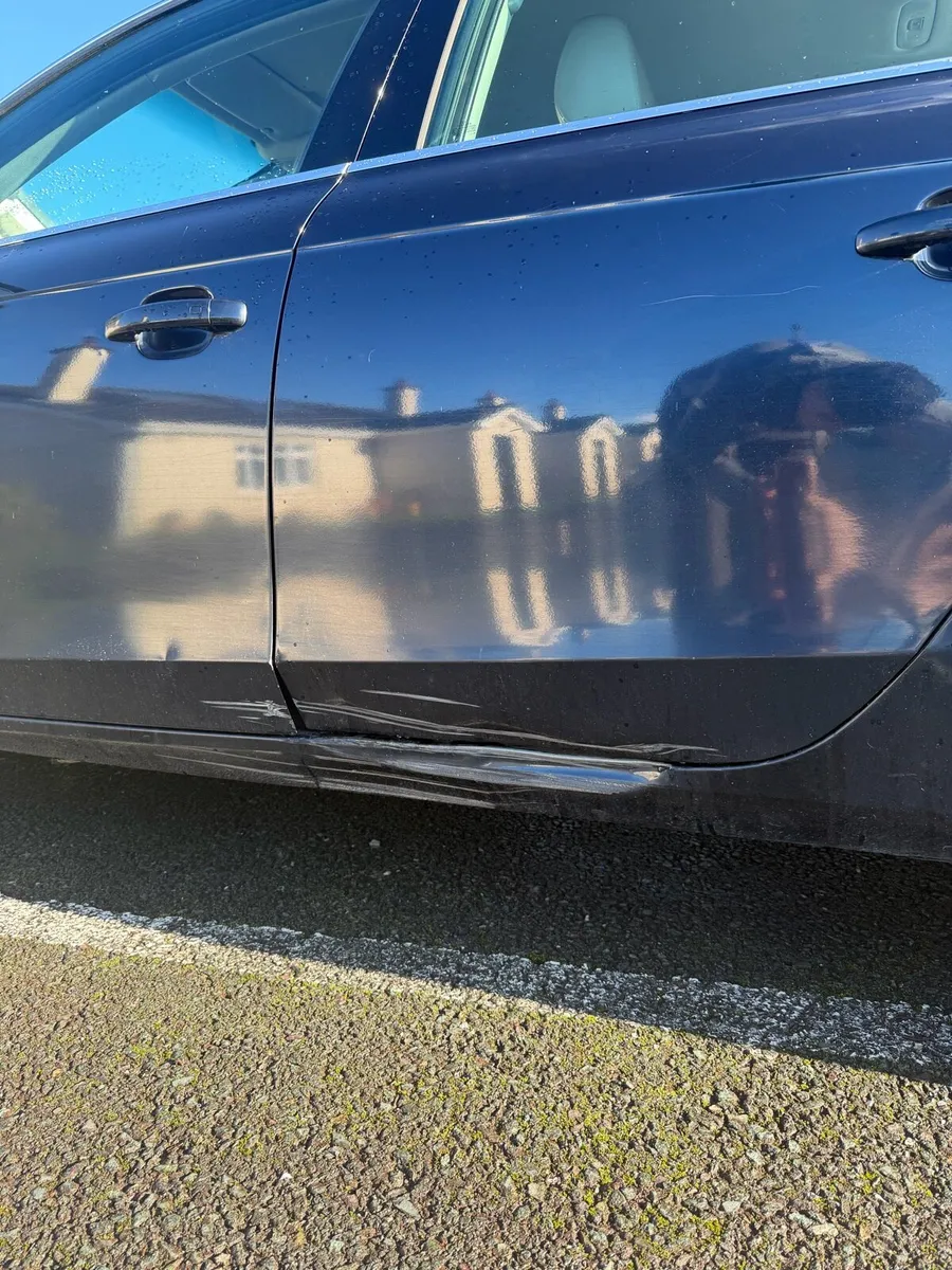 AUDI A4 2010 - Image 4