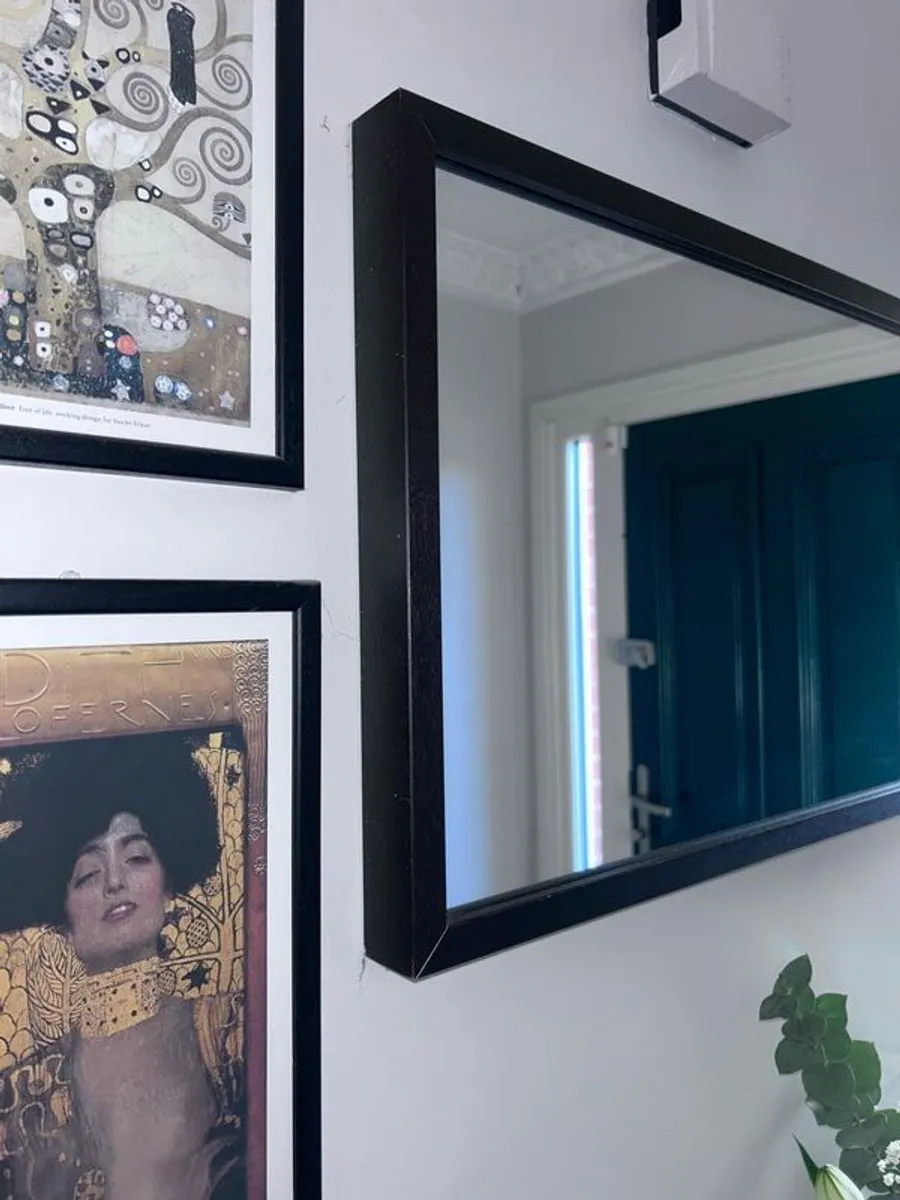 Beautiful Mirror With Black Edging - Image 3