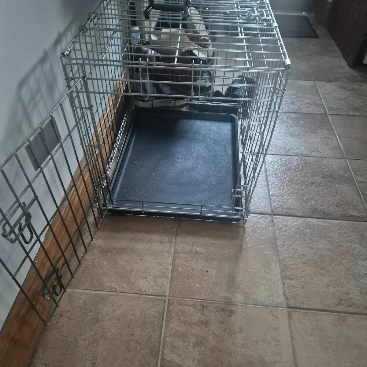 Dog crate - Image 1