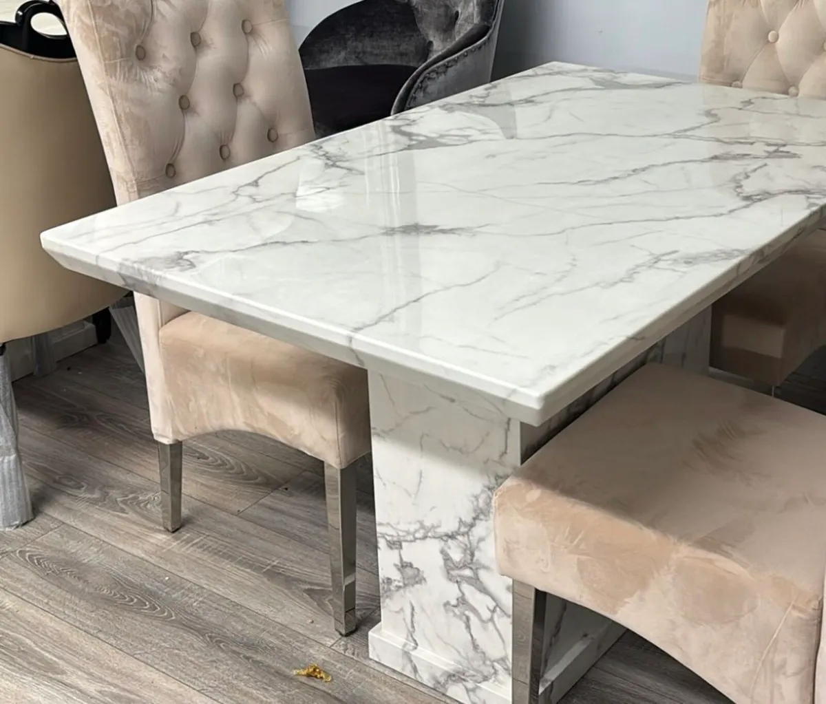 Marble table 4 chairs - Image 1