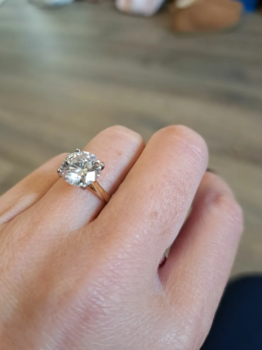 Diamond ring - Image 1