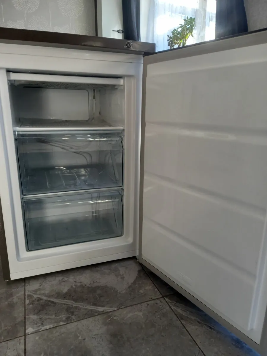 Fridge and freezer - Image 2