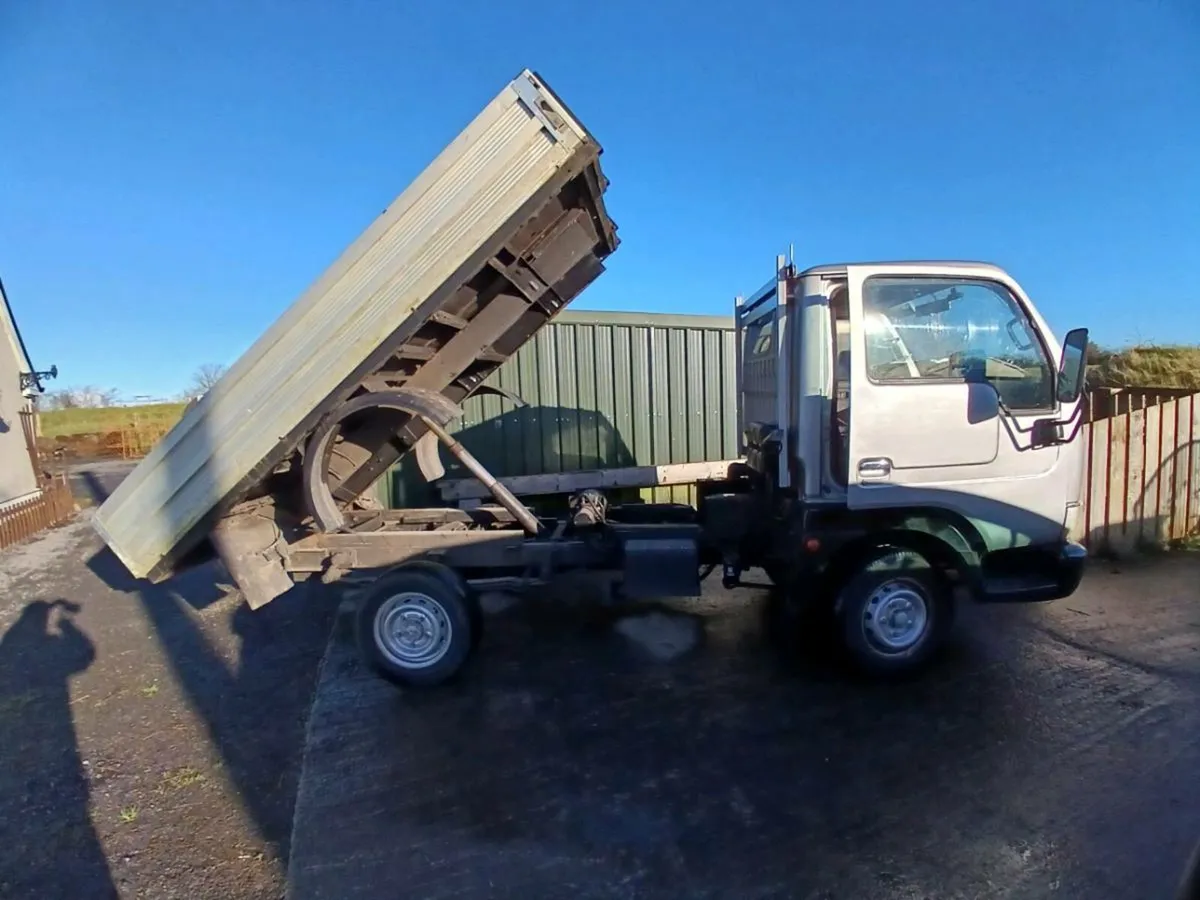 03 Nissan Cabstar Tippertn - Image 1