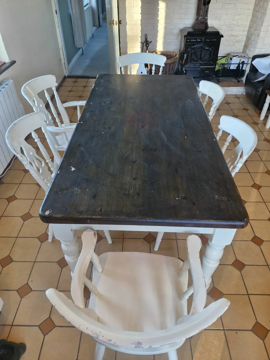 Kitchen table and 6 Chairs - Image 4