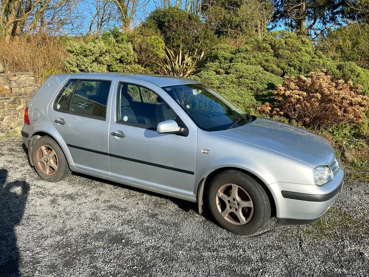 Volkswagen Golf 2002 - Image 2
